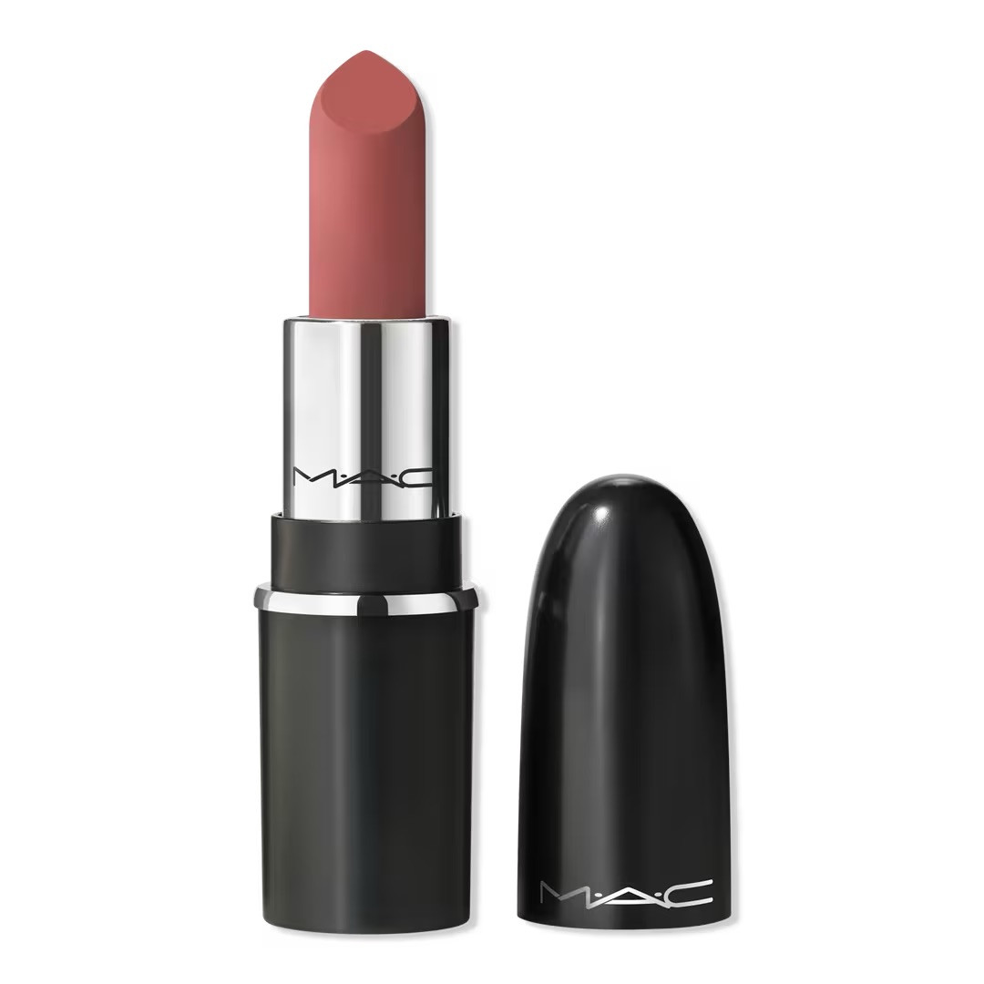 MAC MINI MATTE LIPSTICK lightens up the middle of the lips after lining