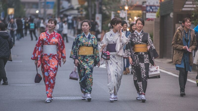 Women in Kyoto wearing traditional Kimonos