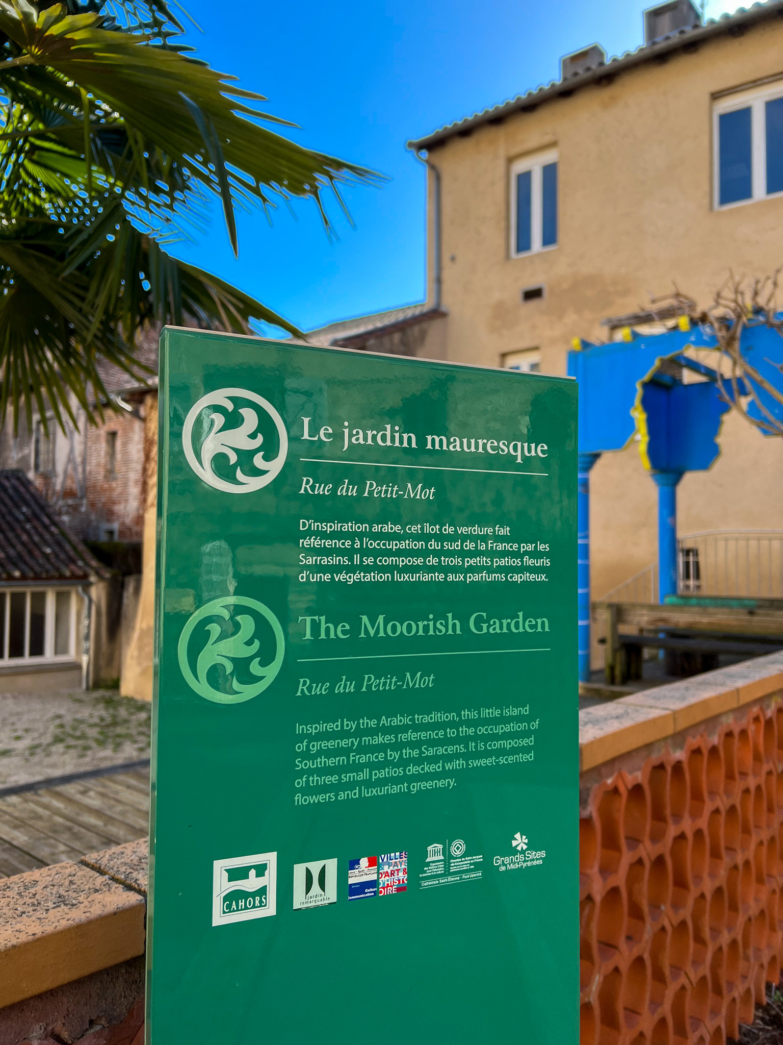 Moorish Garden in Cahors, showcasing unique design and lush greenery
