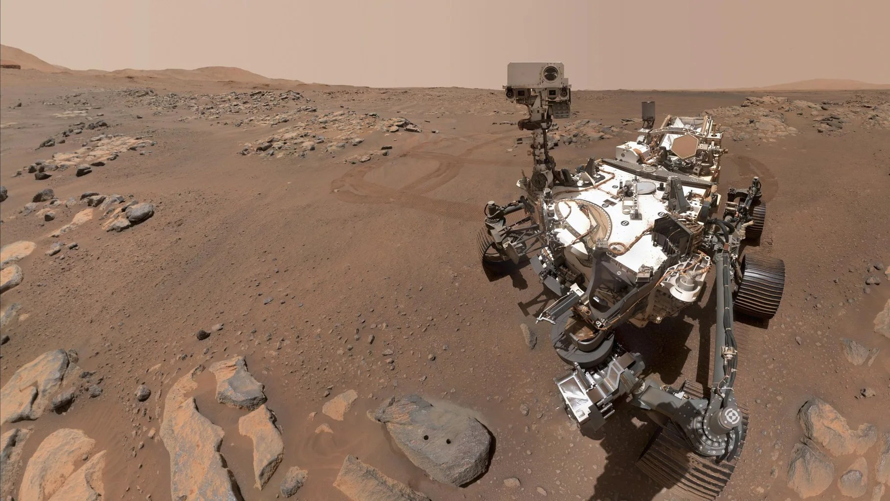 Perseverance Rover studies the geology of Mars