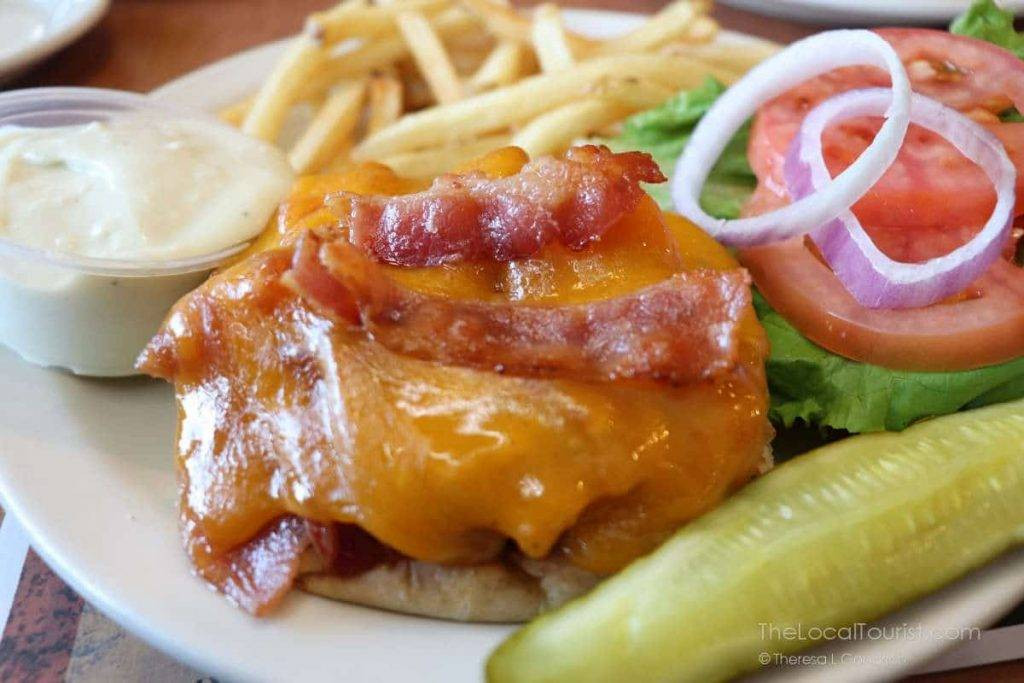 Arni's Restaurant offers a casual dining experience with community ties.