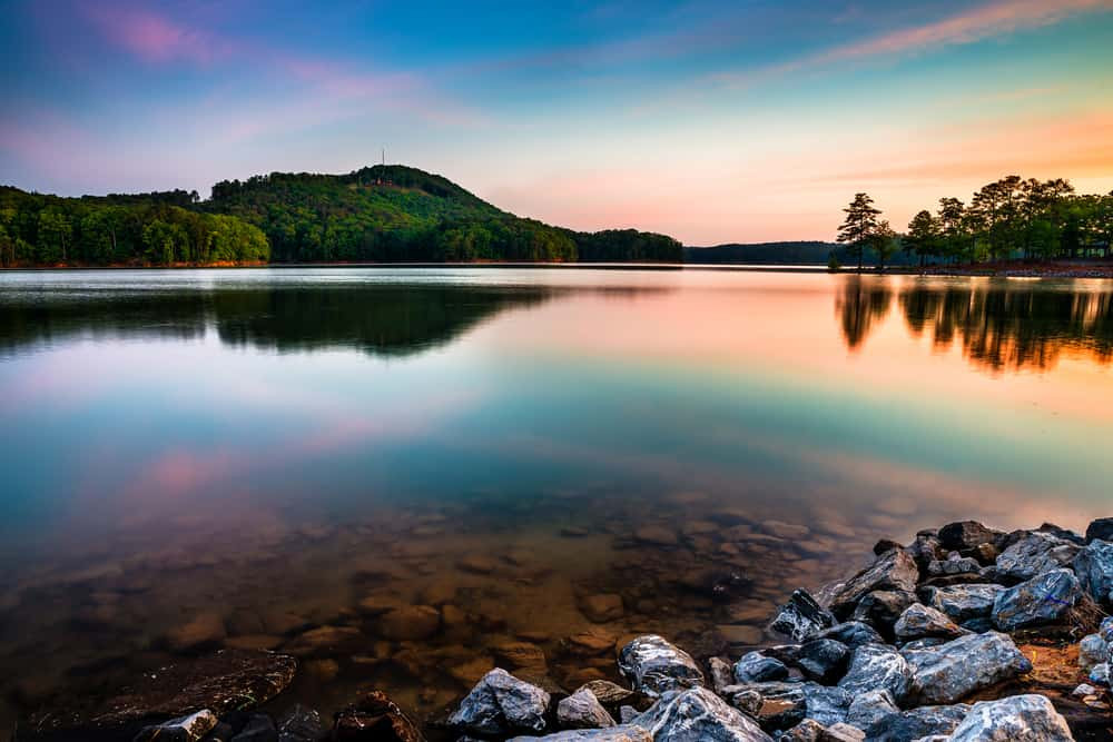 Lake Allatoona surrounded by lush greenery