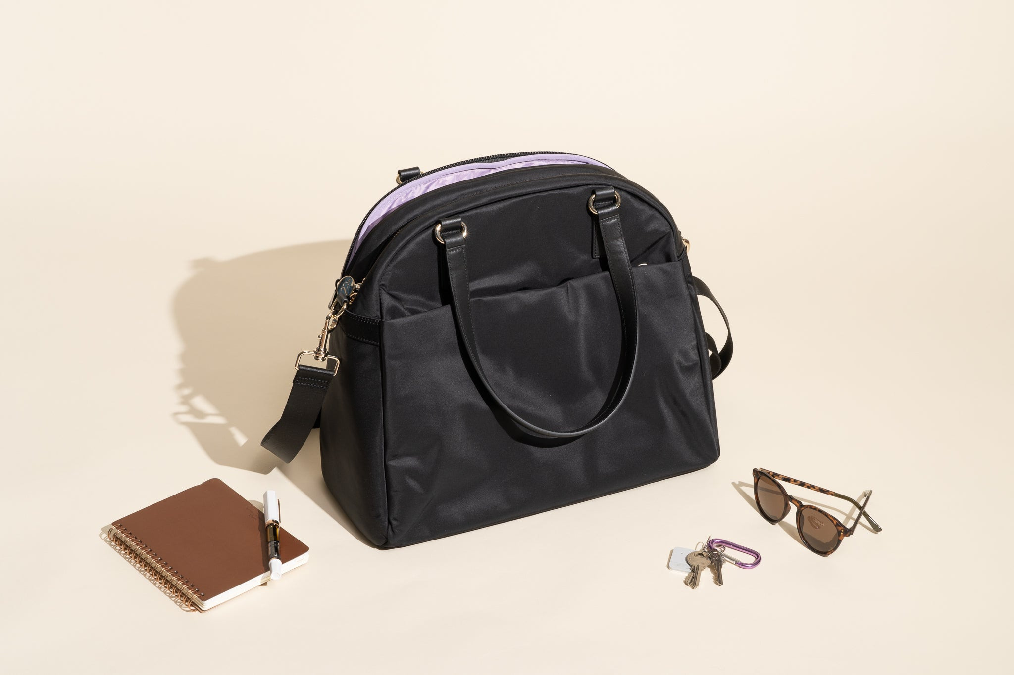 The Lo &amp; Sons The O.G. 2, perfect for business professionals who need ample space and organization, ideal for frequent flyers.
