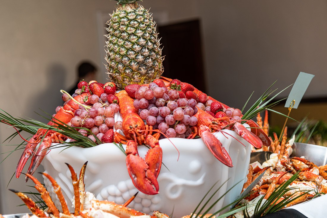 Dinner Service at Lafayette Grande: Elegant dinner service at Lafayette Grande showcasing expertly plated meals, highlighting the facility's commitment to culinary excellence.