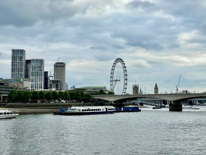 Thames river, boats and London eye