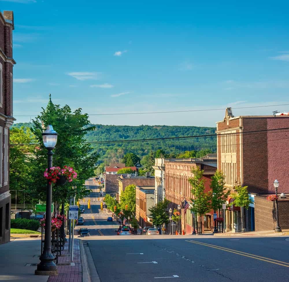 Marquette, Michigan Summer Resort Low-key Vacation