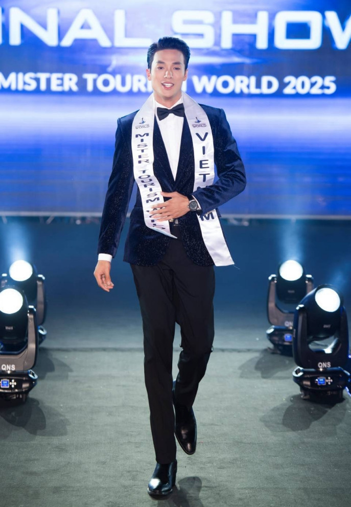 Hung Nguyen, representing Vietnam, crowned Mister Tourism World