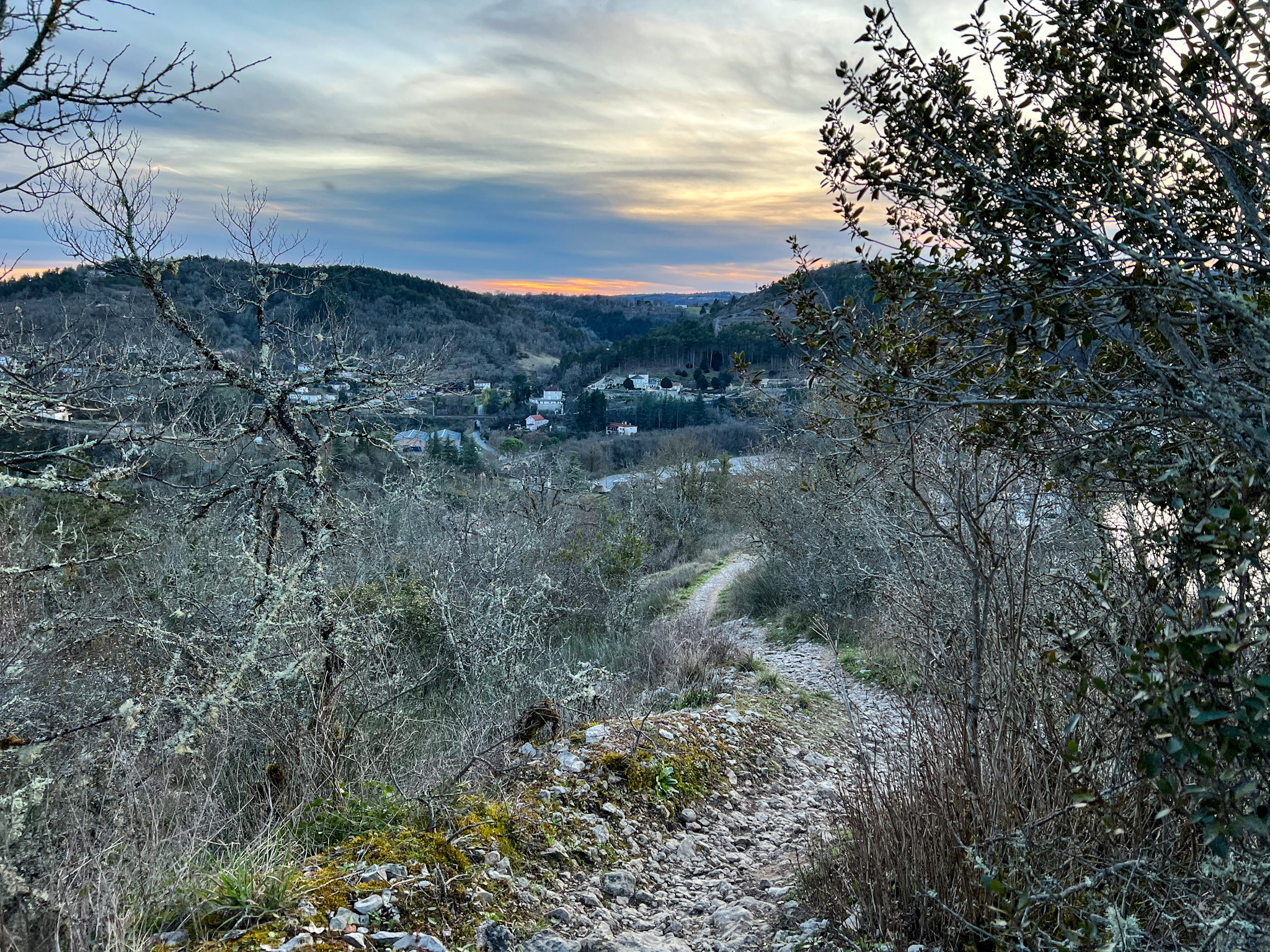The Path to Mont Saint-Cyr, an easy and accessible hike for panoramic views