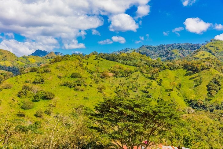 Picturesque landscape of Reserva Natural Miraflor, offering diverse ecological experiences