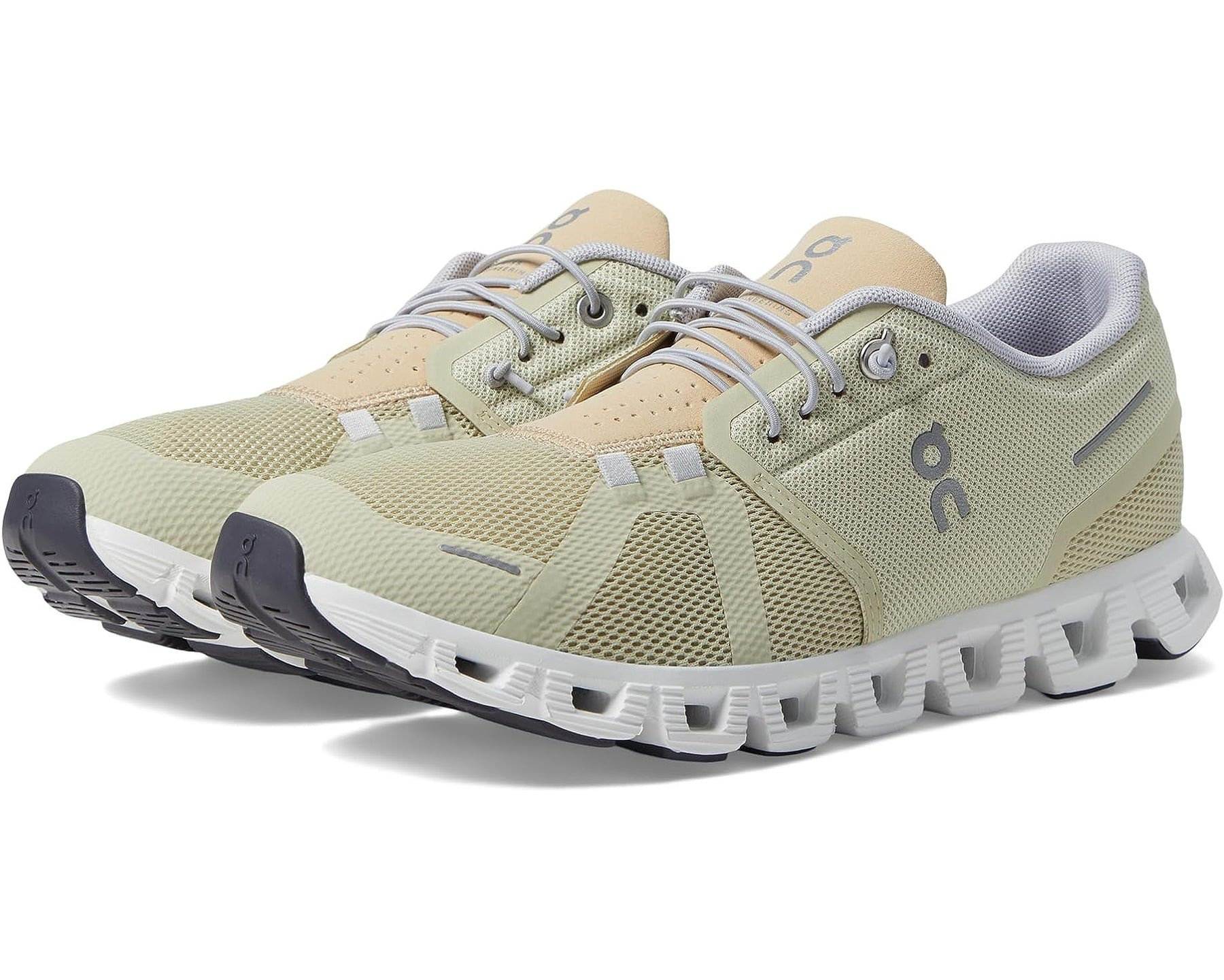 Cushioned On Cloud 5 platform walking shoes for Italy, providing comfort and support