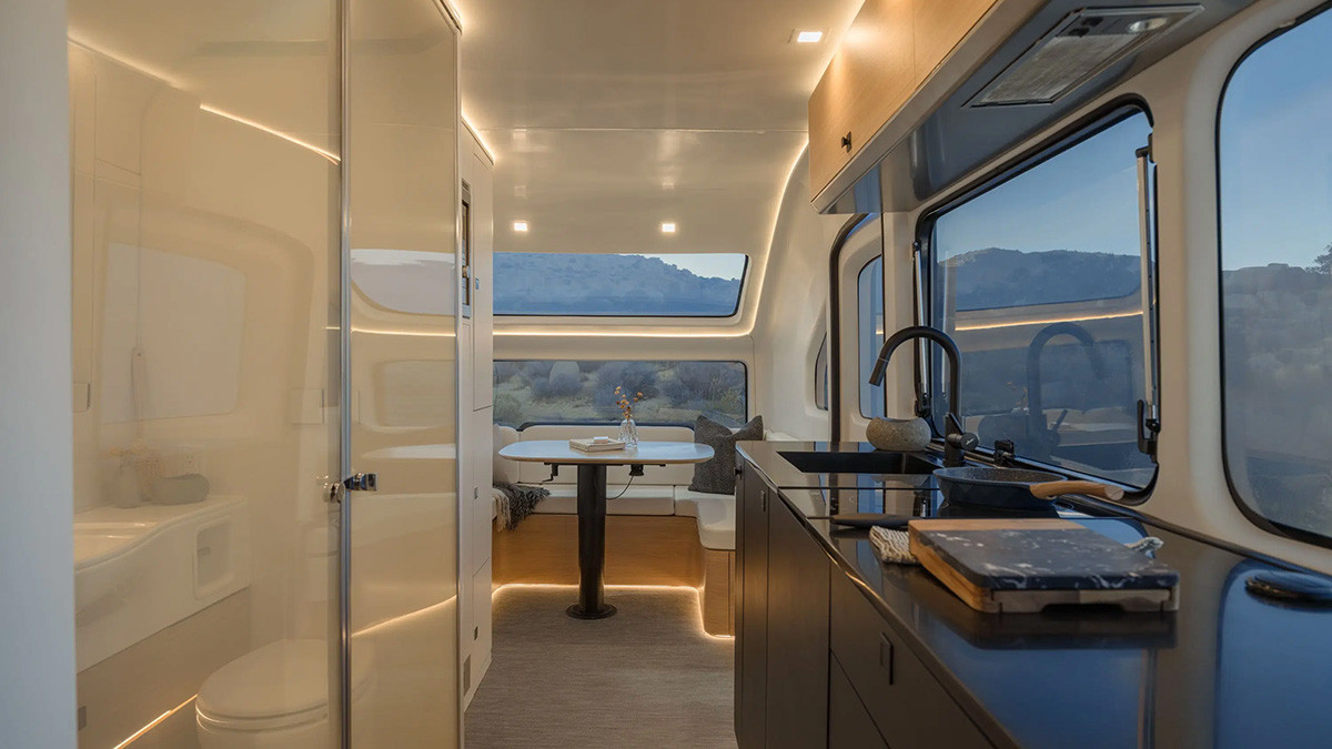 The Pebble Flow has a full kitchen and dinette that can be used as a work station