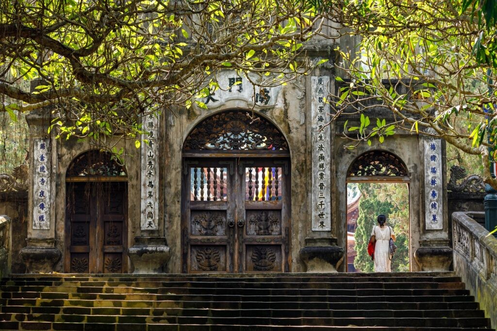 perfume pagoda crop