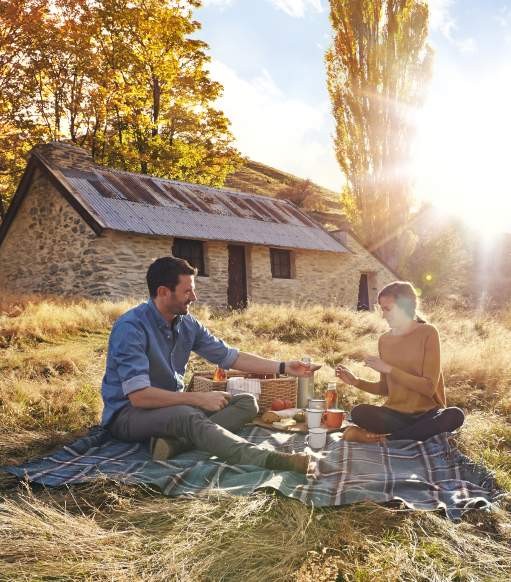 Picnic by historic cottage in Macetown Queenstown