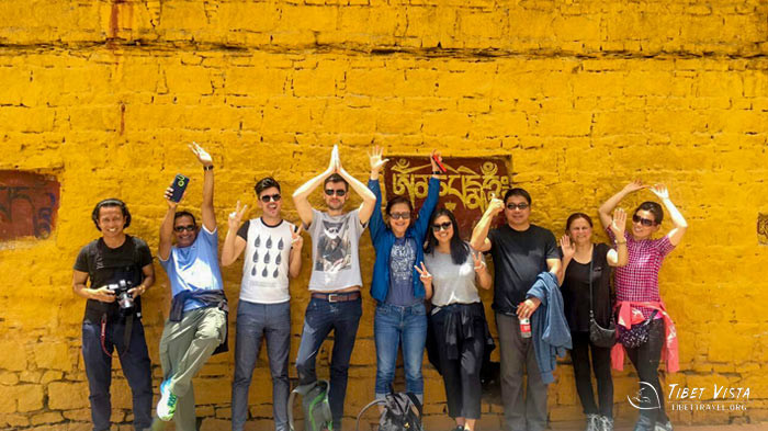 Having fun in Tibet with international tourists