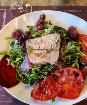 Restaurants at Foix offering traditional Ariège cuisine and international dishes