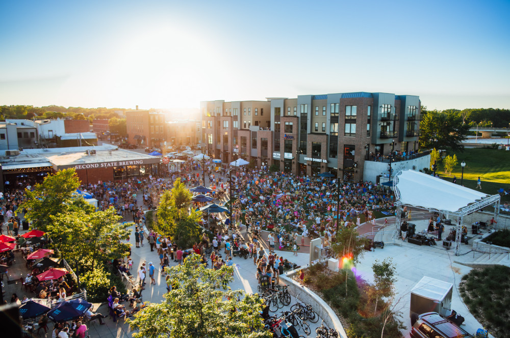 Live Music at River Place Plaza