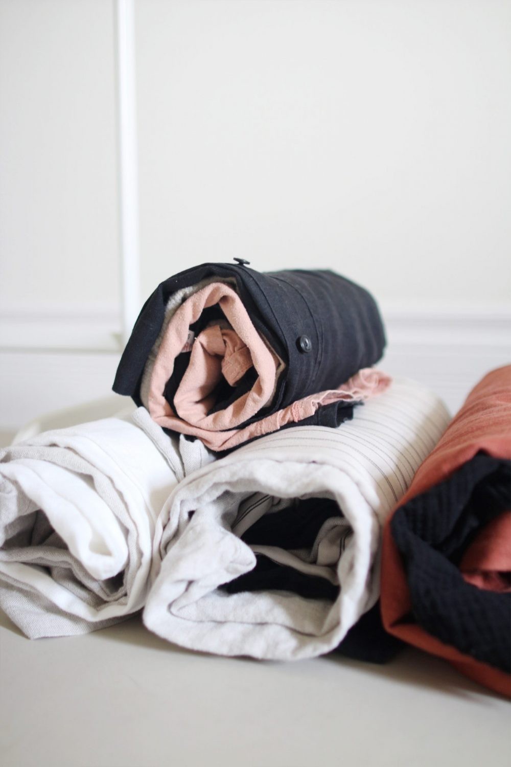 Placing linen rolls together