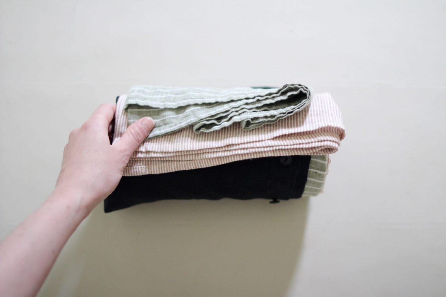 Folding tops and shirts