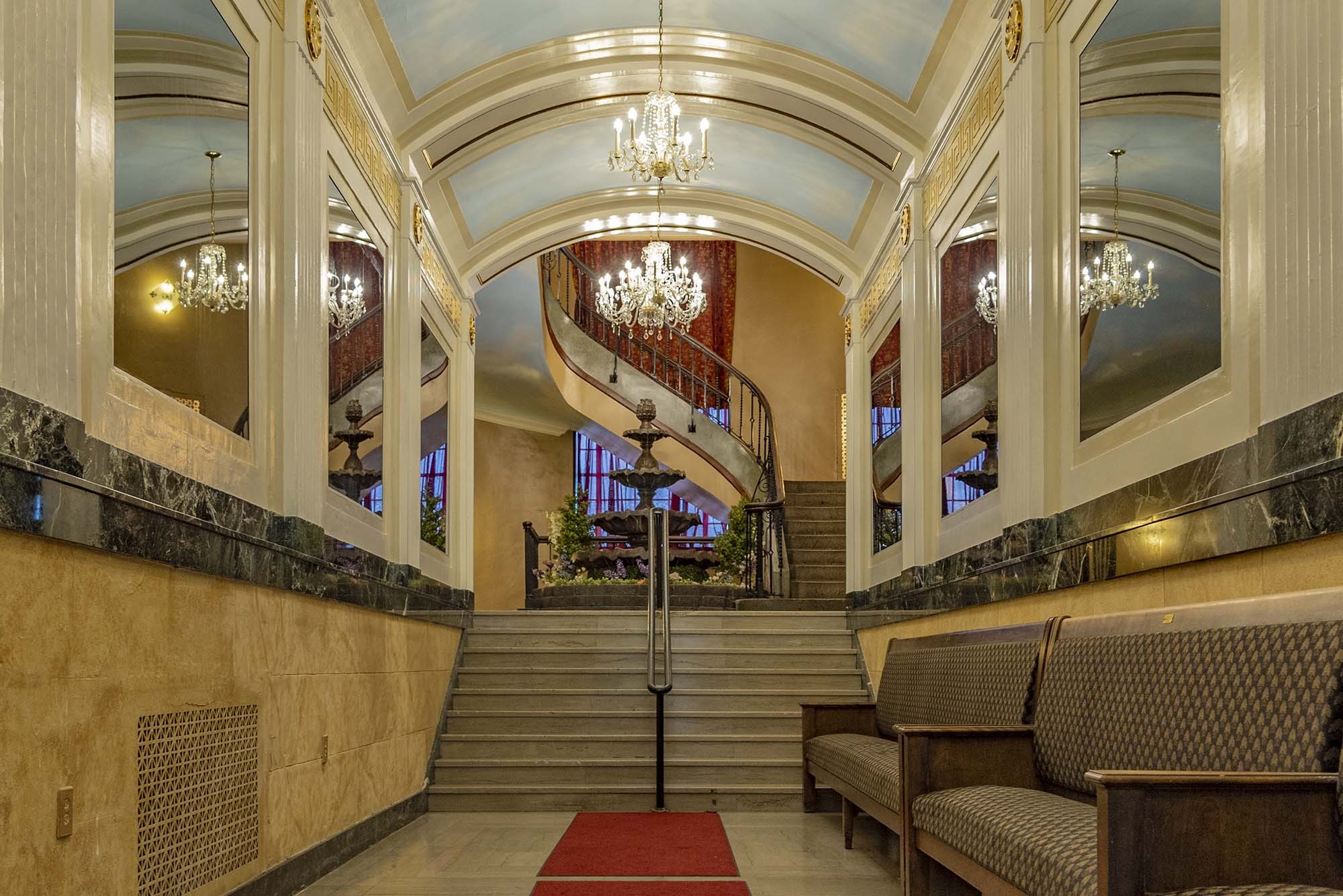 Lafayette Grande Interior: The interior of Lafayette Grande boasts classic design elements, providing a sophisticated setting for any event.