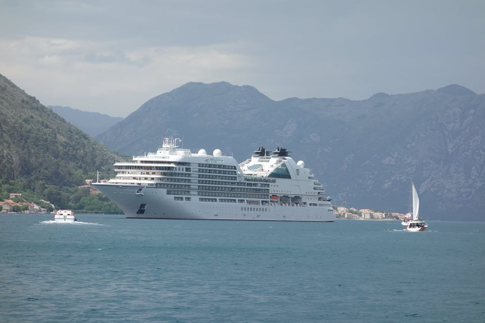 Seabourn Ovation cruise ship