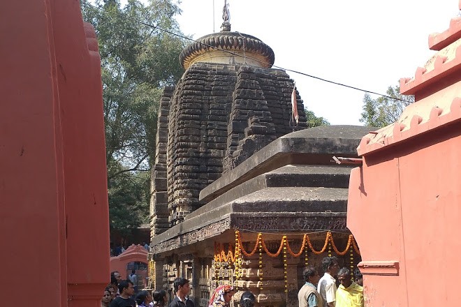Simhanath Temple, situated on an island in the Mahanadi River near Cuttack, features a serene religious site dedicated to Lord Shiva, attracting devotees year-round.