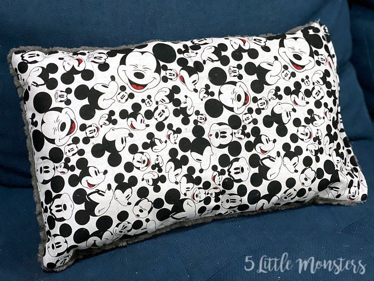 Simple sewn travel pillow