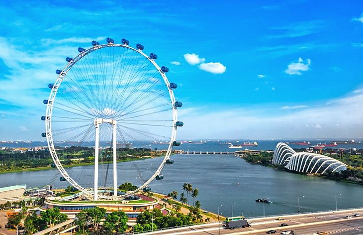 Singapore Flyer offering panoramic city views