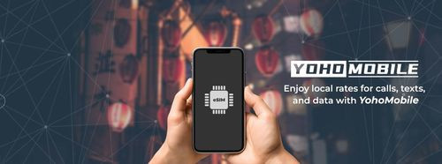 Traveler using an unlocked smartphone to navigate a foreign city, highlighting the convenience and freedom of unlocked devices