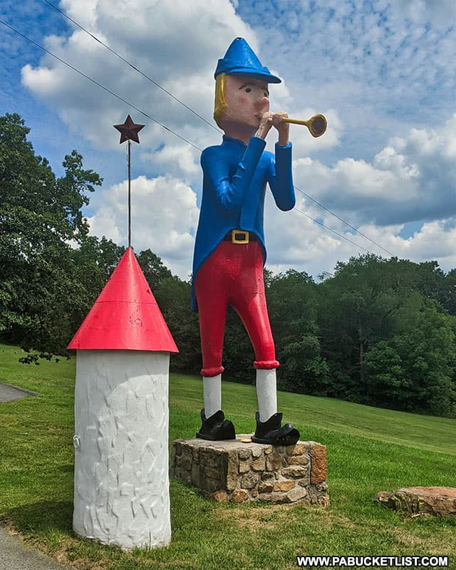 The Pied Piper roadside giant along the Lincoln Highway in Bedford County