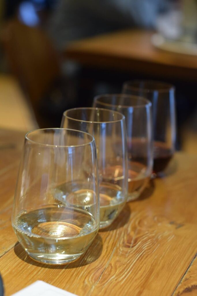 Niagara-on-the-Lake wineries, offering immersive tours and tastings