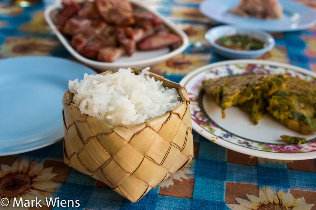 Serving Thai sticky rice
