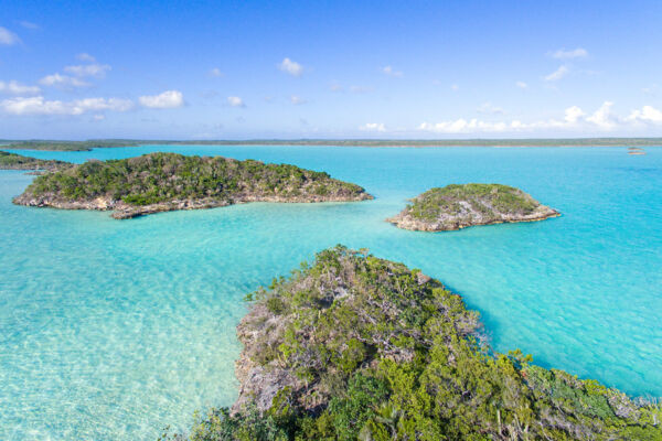 The brilliant Chalk Sound Lagoon on Providenciales