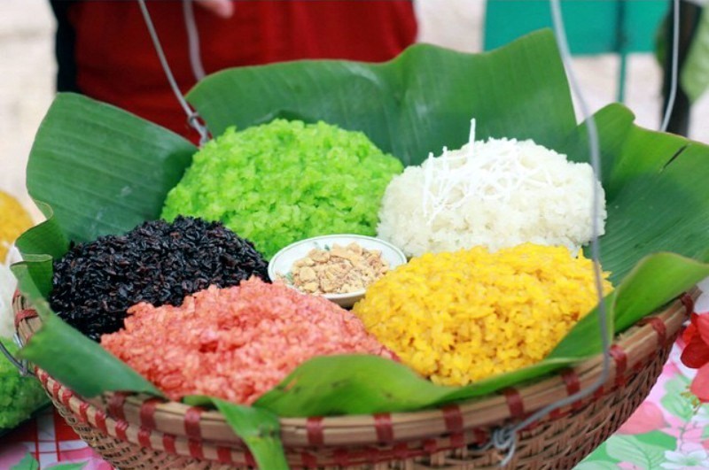 five color sticky rice Mai Chau food vietnam travel
