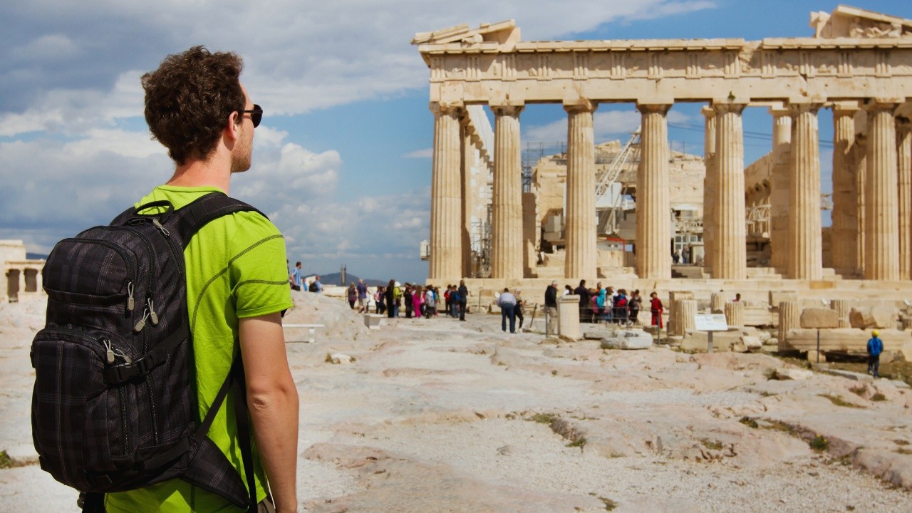 Indirect tourism distribution channels