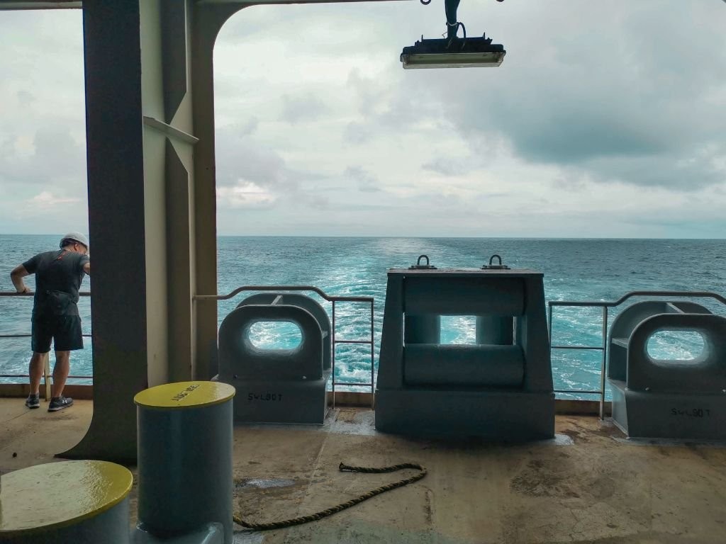 things-to-know-before-travelling-container-ship-view