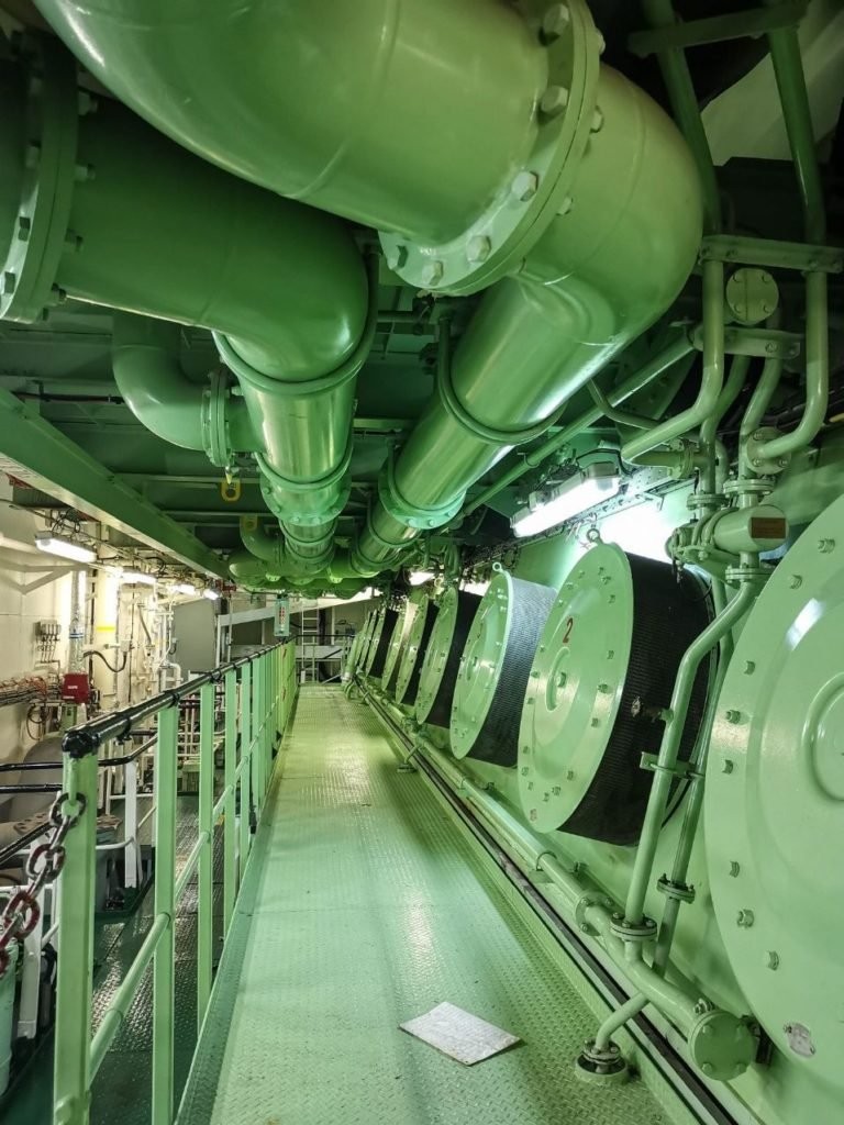 things-to-know-before-travelling-on-a-container-ship-gangway-engines