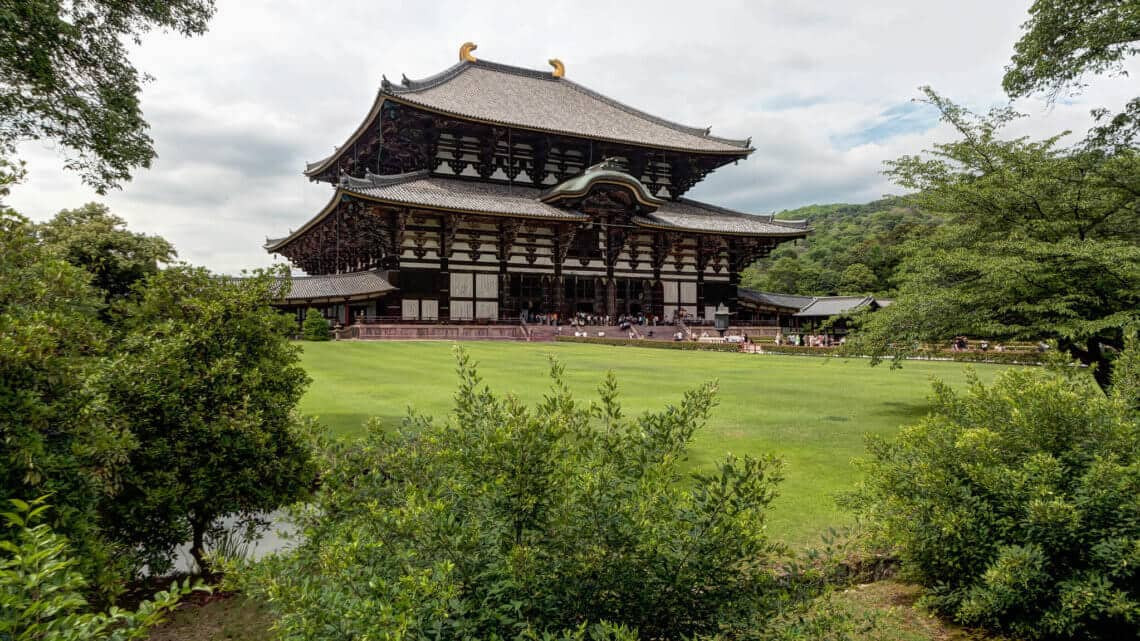 The Daibutsu-den Hall, world's largest wooden building, at Todai-ji Temple