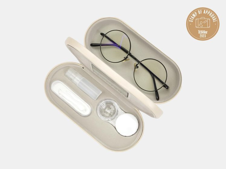 Cauyuan Eye Glass Case with accessories