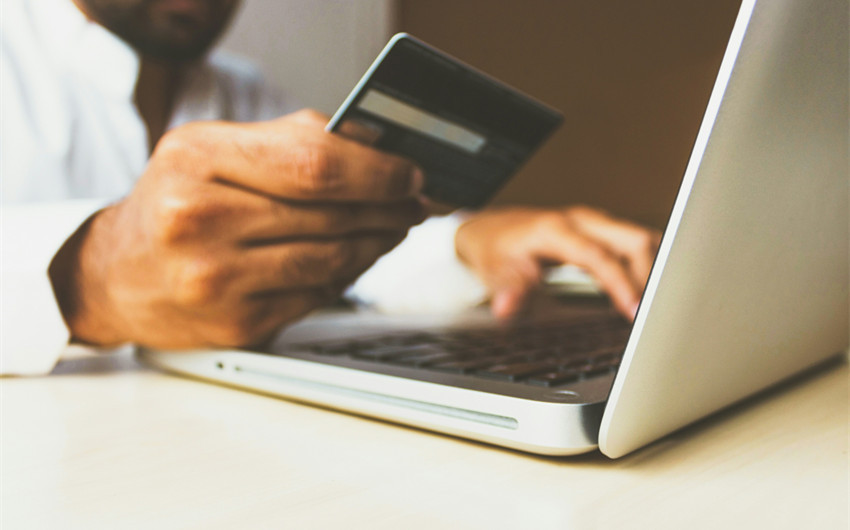 Travelers Can Use Any Credit Card for Official Expenses