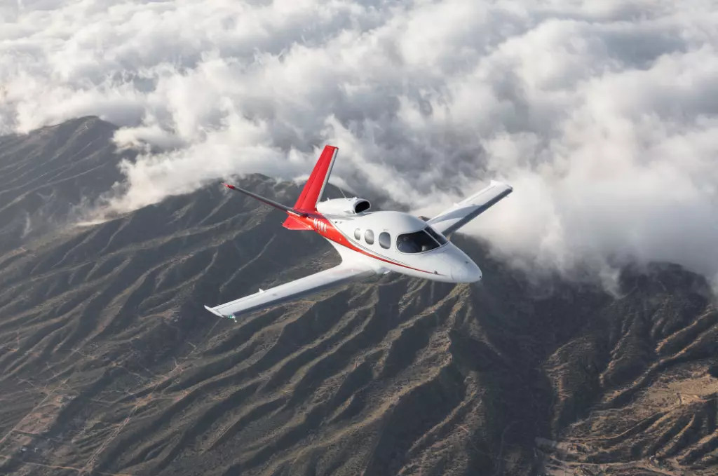 Light aircraft ideal for business professionals