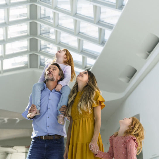 Milwaukee Art Museum Santiago Calatrava design showcased in tourism video