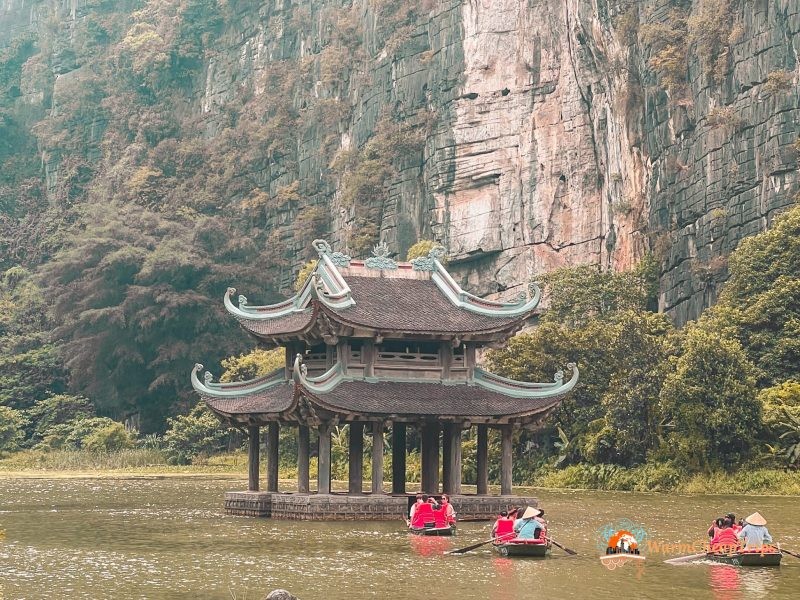 Vu Lam Palace Pagoda