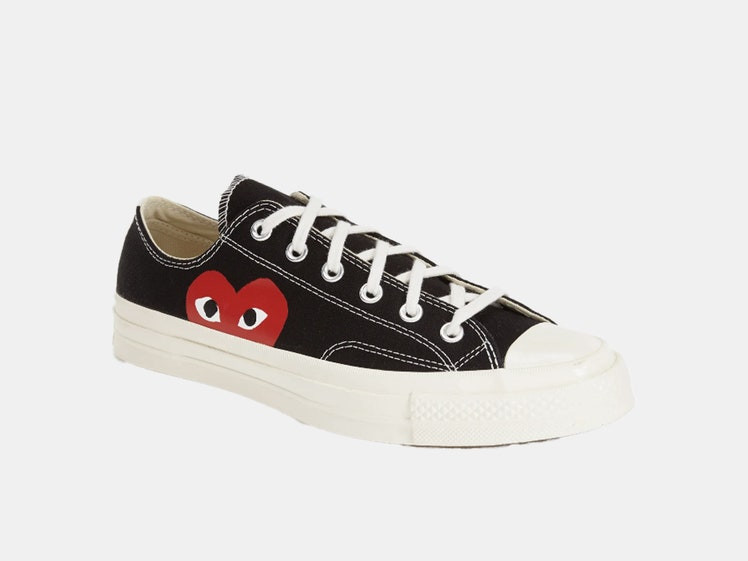 Comme des Garçons PLAY x Converse All Star low stop sneaker for travel purposes