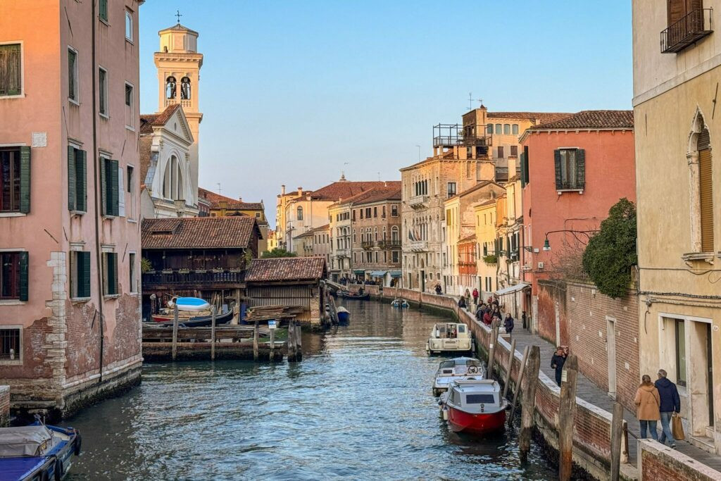 Wandering Dorsoduro in Venice edited