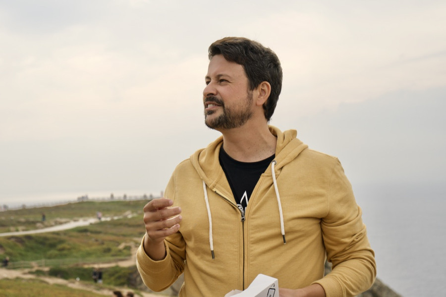 Local Lisbon Guide, We Hate Tourism Concept
