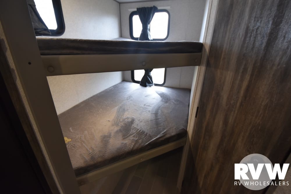 Compact bunkhouse floor plans are perfect for small families