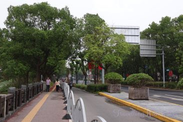 Directional Sign Towards the Entrance of Zhujiajiao